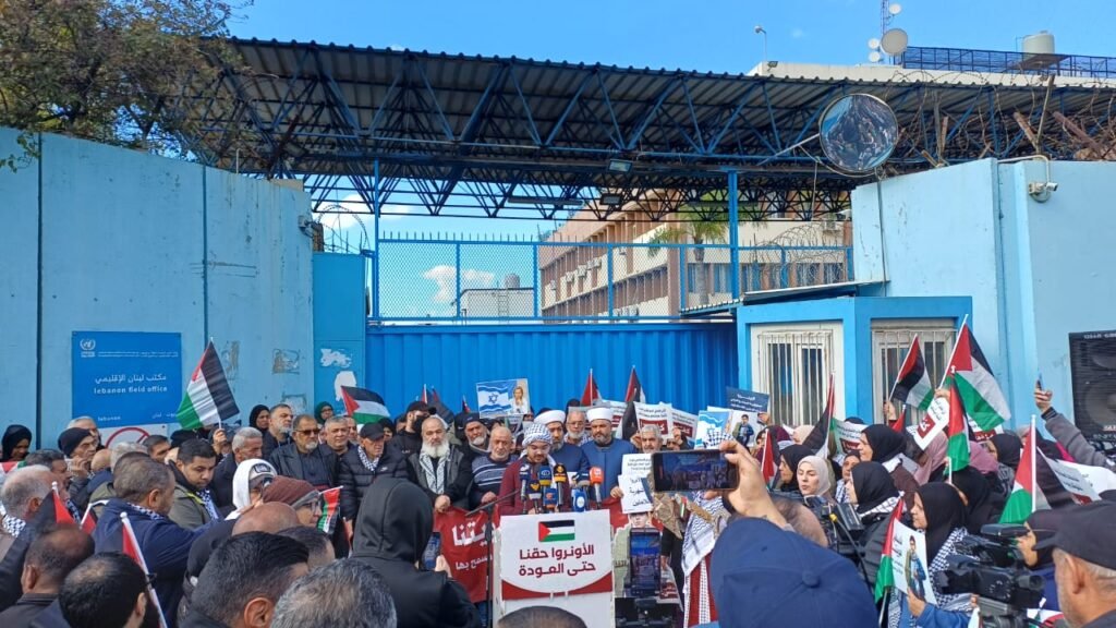 اعتصام في بيروت يرفض ممارسات الأونروا ضد الهوية الوطنية الفلسطينية