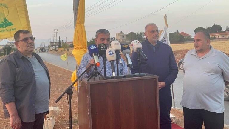 قطاع بعلبك في “حزب الله” أحيا ذكرى نصرالله برفع الراية على دوار بلدة الجمالية